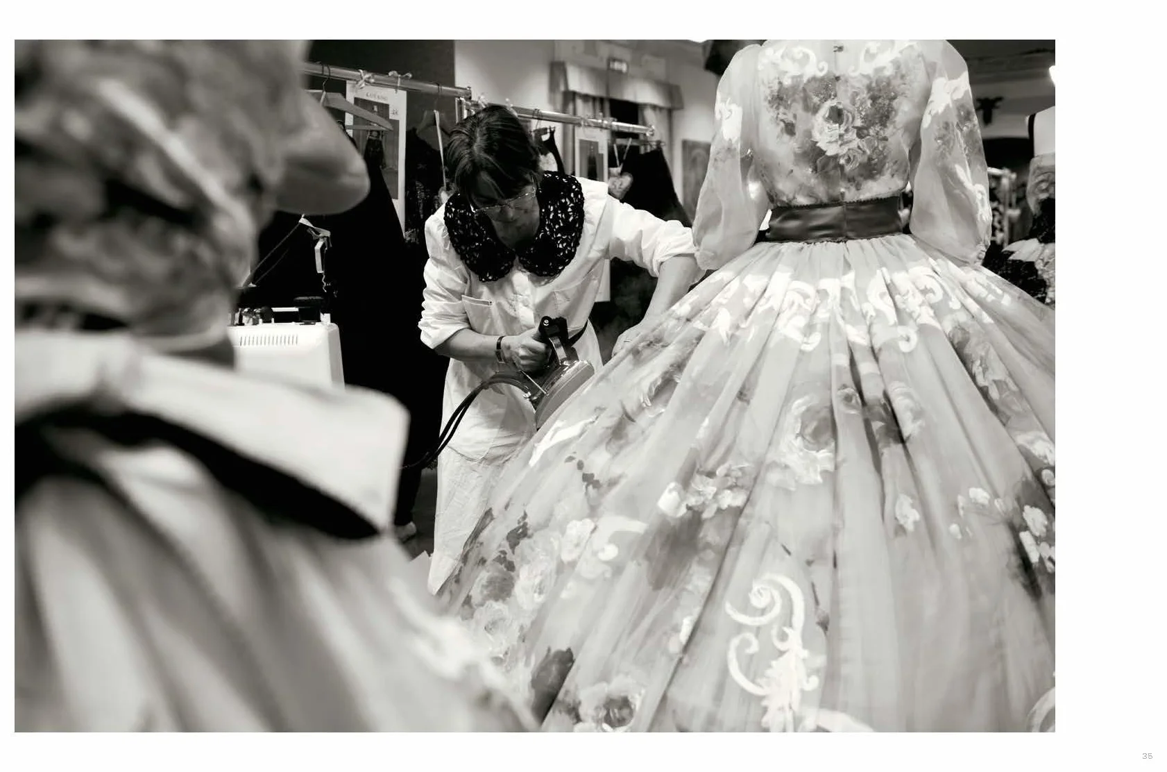 La Dolce Vita Inside the World of Dolce&Gabbana s Alta Moda Fashion Shows /anglais