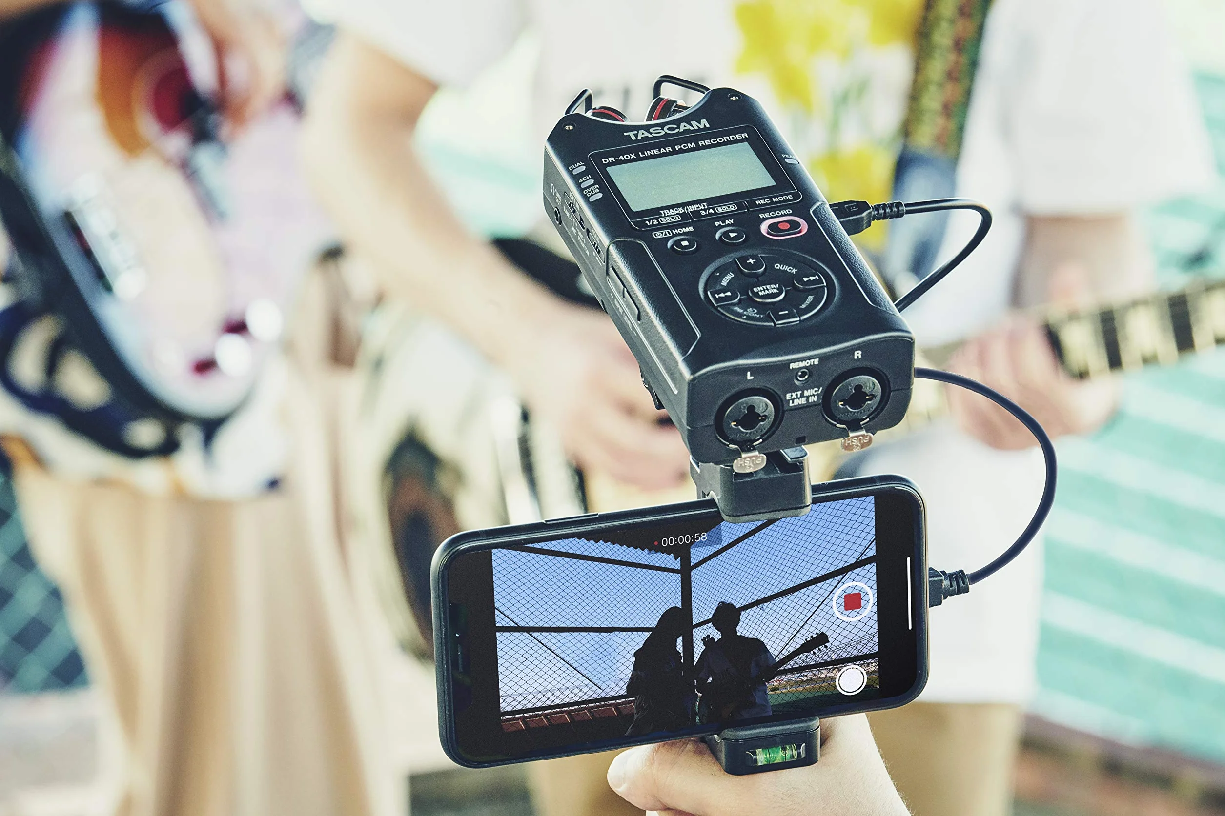 Tascam Przenośny czterościeżkowy rejestrator dźwięku DR-40X i interfejs USB