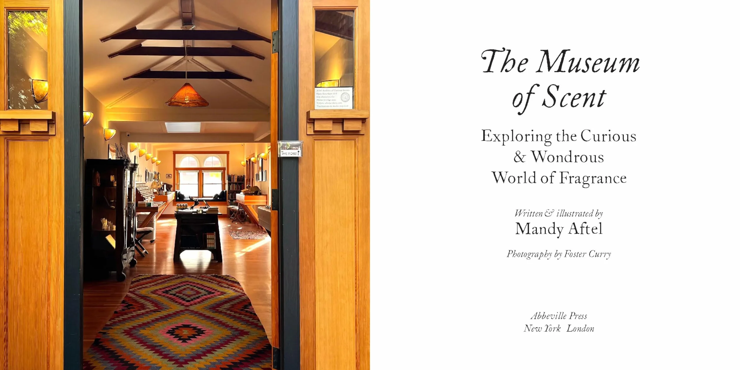 The Museum of Scent Exploring the Curious and Wondrous World of Fragrance /anglais