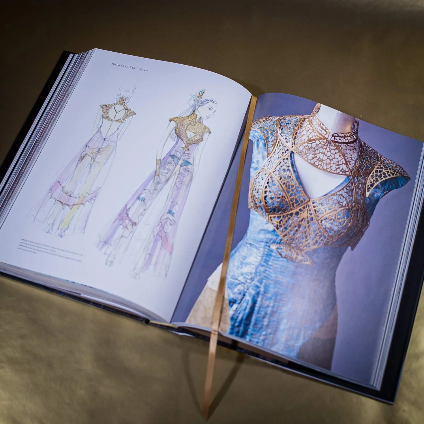 Game of Thrones: The Costumes: The official costume design book of Season 1 to Season 8