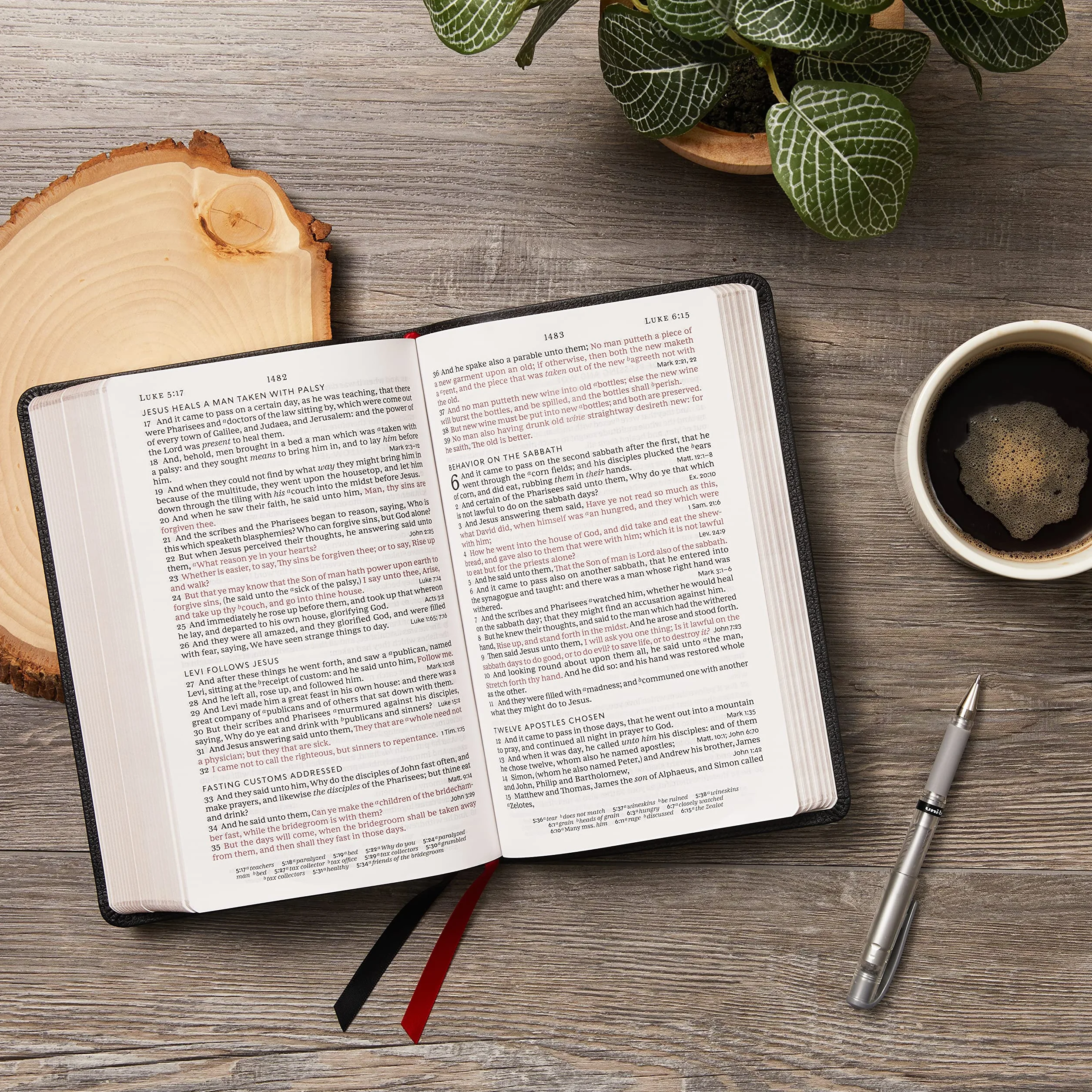 KJV Holy Bible: Large Print Single-Column with 43,000 End-Of-Verse Cross References, Black Leathersoft, Personal Size, Red Letter, Comfort Print: King James Version: Holy Bible, King James Version
