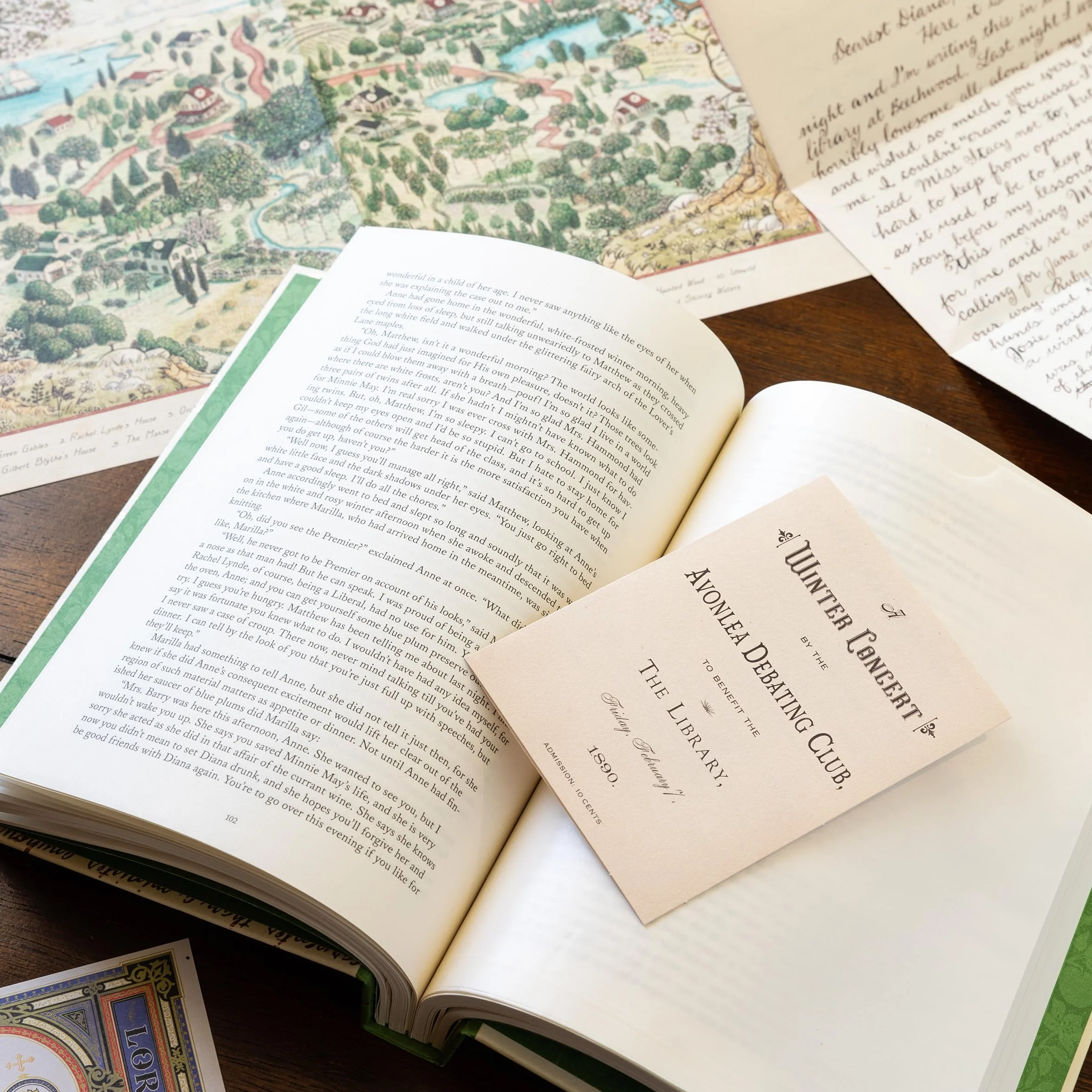 Anne of Green Gables: The Complete Novel, Featuring the Characters' Letters and Mementos, Written and Folded by Hand