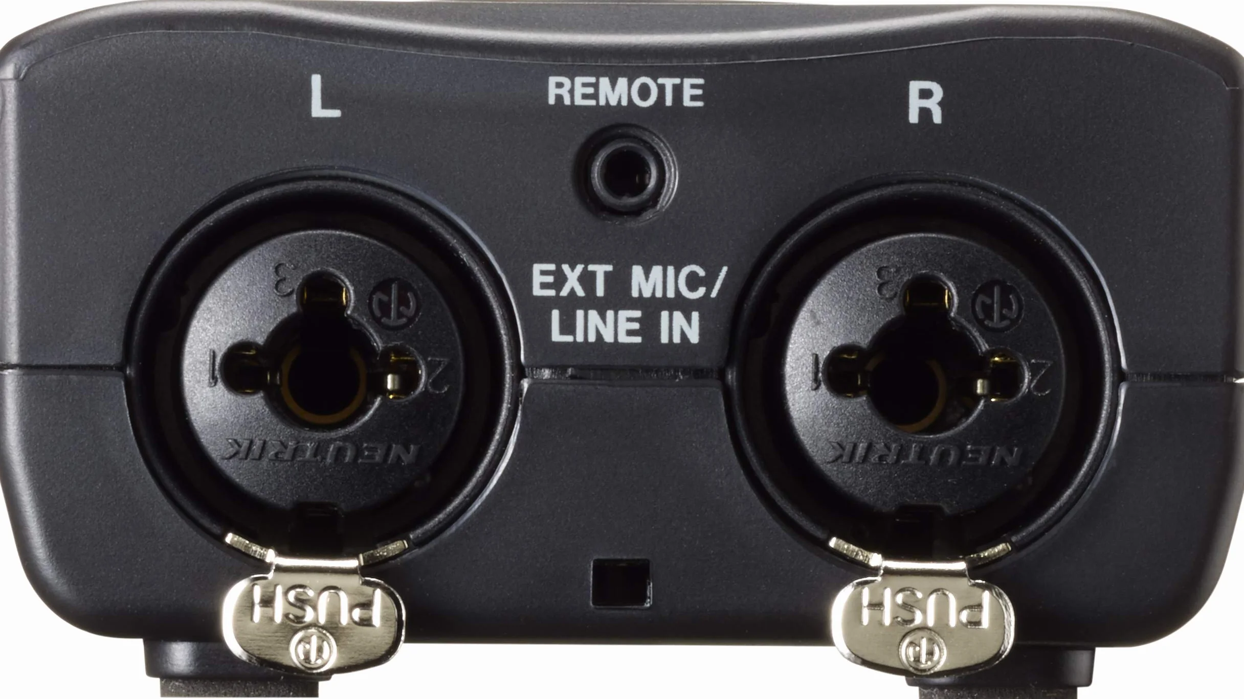 Tascam Przenośny czterościeżkowy rejestrator dźwięku DR-40X i interfejs USB