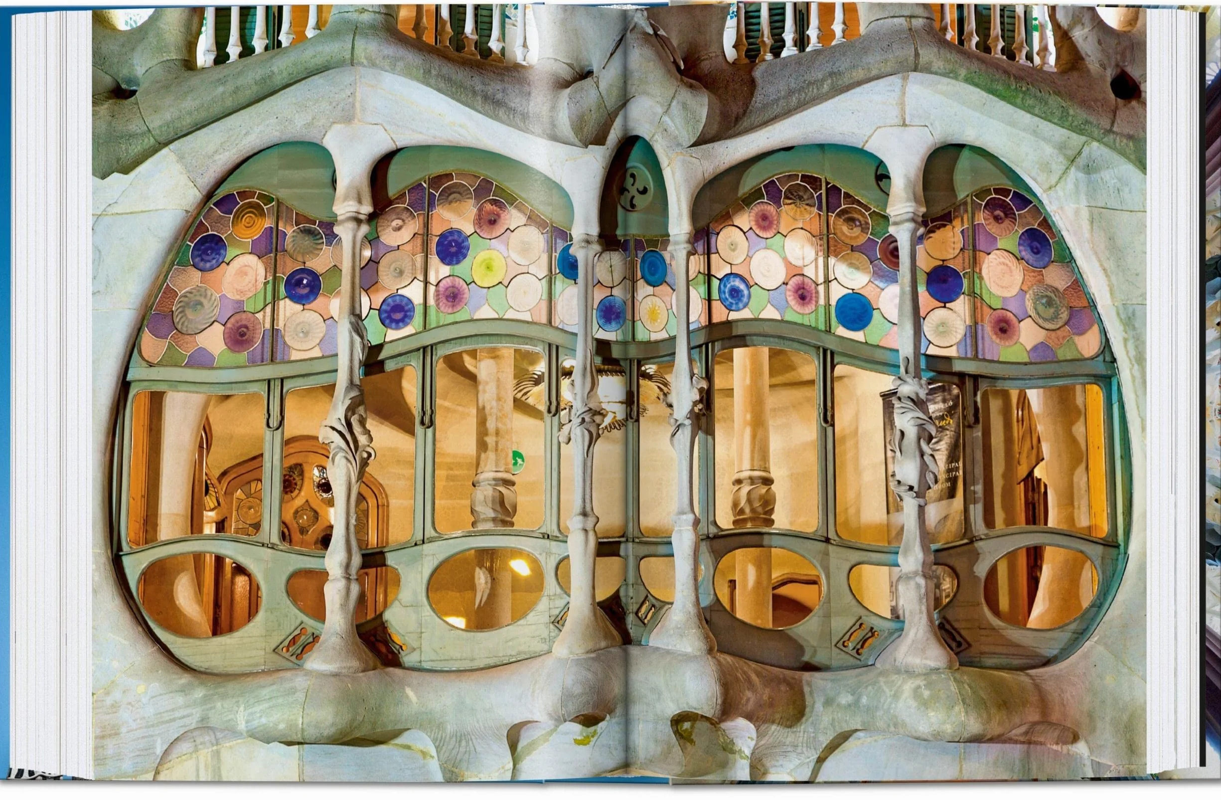 Gaudí. the Complete Works. 45th Ed.