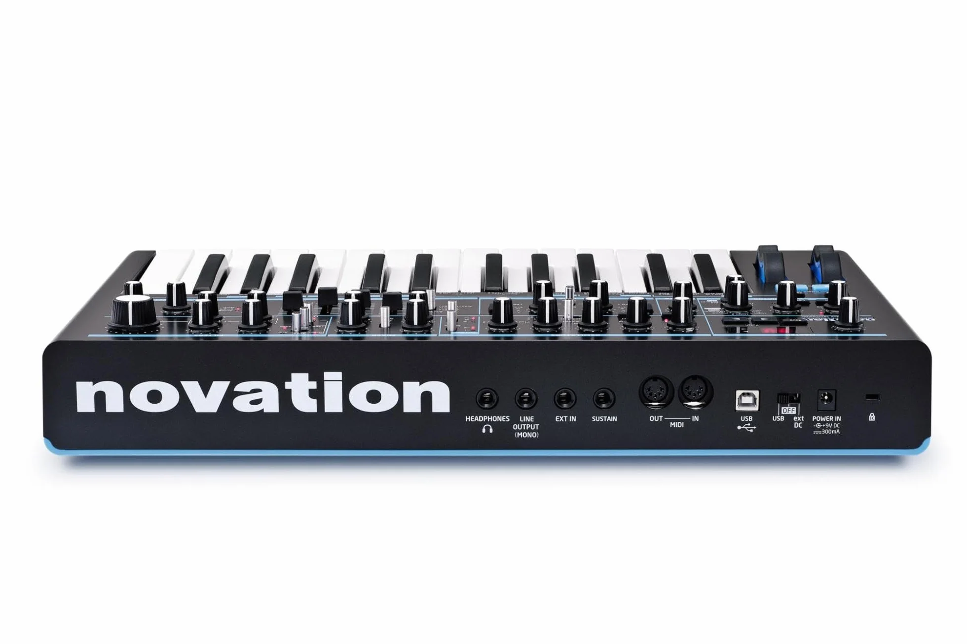 Novation Analogowy monosynth Bass Station II – zawiera 64 fabryczne łatki, sekwencer kroków oparty na wzorach i arpeggiator, dwa oscylatory oraz dodatkowy oscylator podrzędny