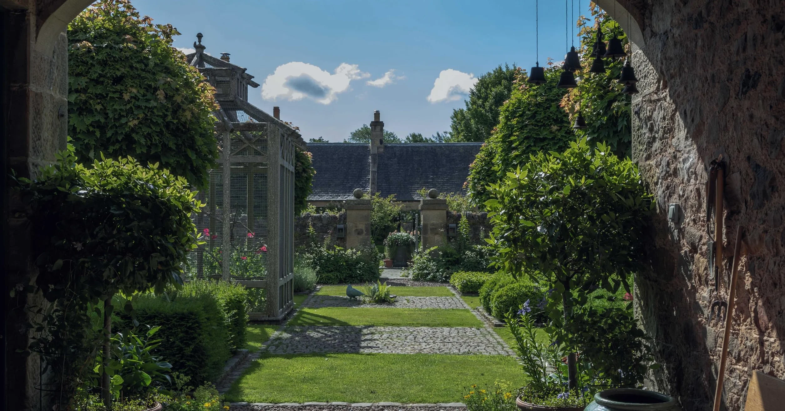 British Gardens: The Instant Sunday Times Bestseller
