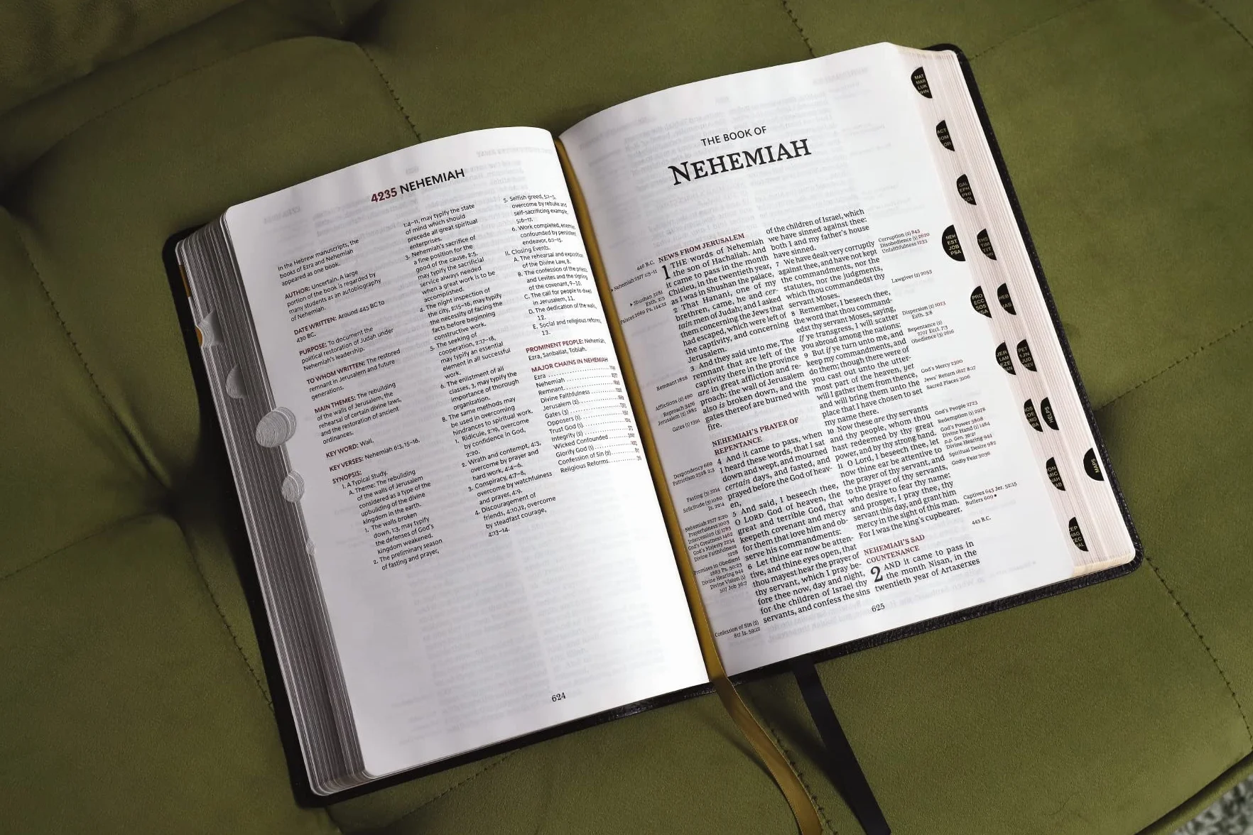 Kjv, Thompson Chain-Reference Bible, Large Print, Bonded Leather, Black, Red Letter, Thumb Indexed, Comfort Print: King James Version, Black, European Bonded Leather, Red Letter