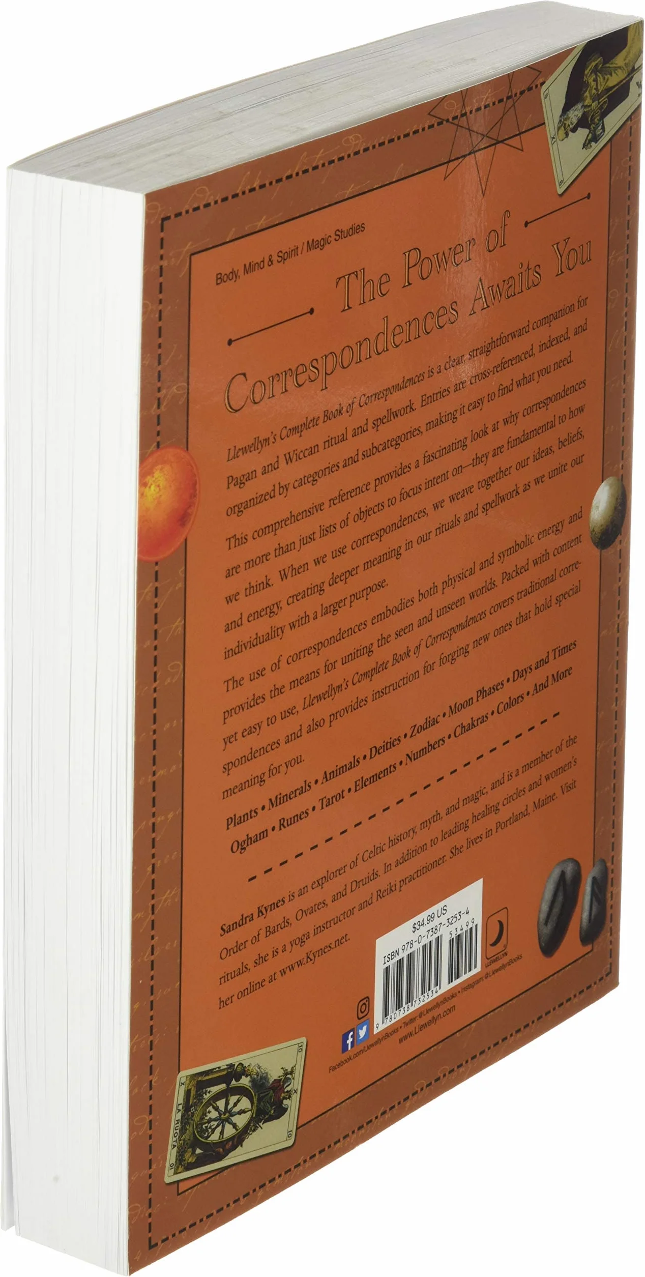 Llewellyn's Complete Book of Correspondences: A Comprehensive & Cross-Referenced Resource for Pagans & Wiccans: 4