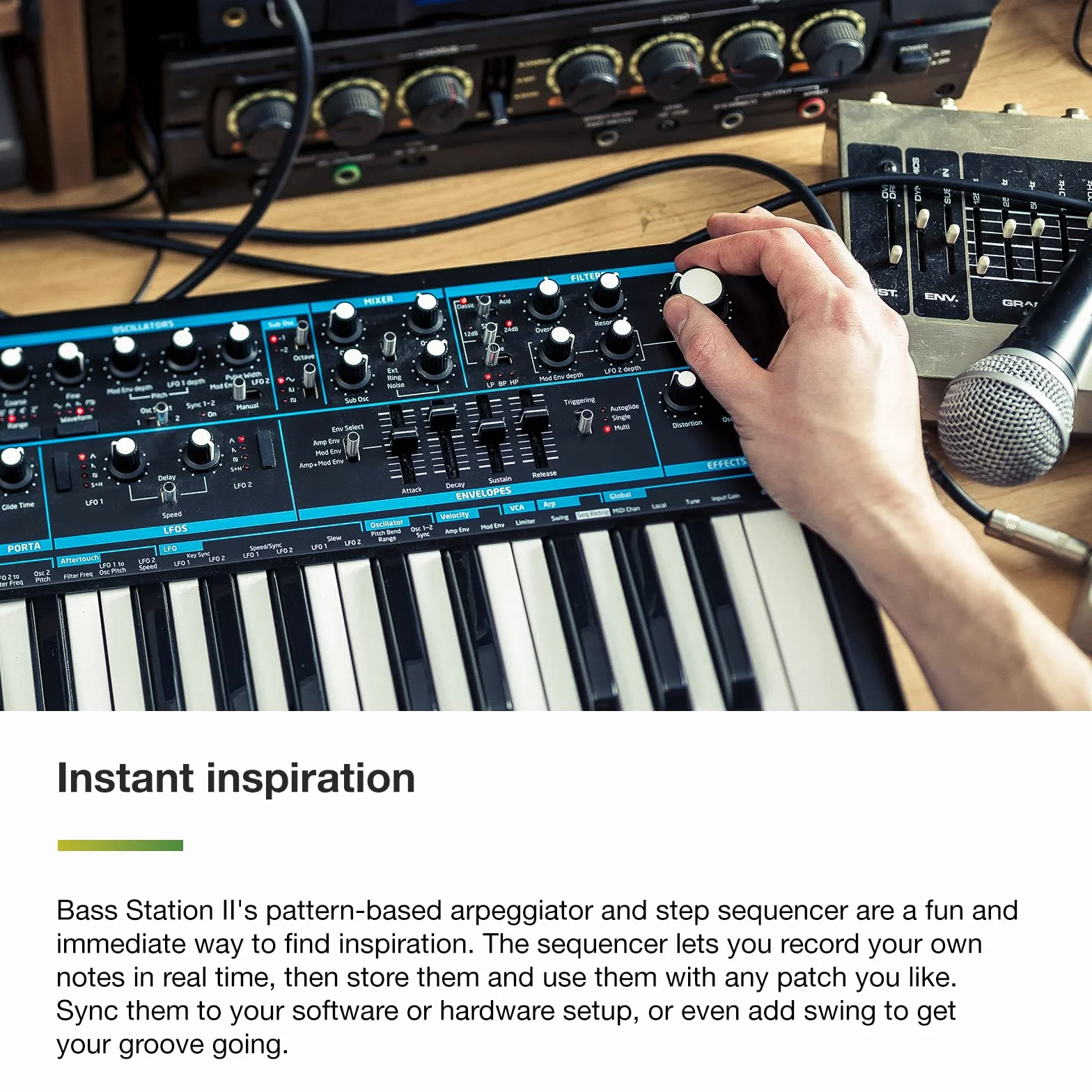 Novation Analogowy monosynth Bass Station II – zawiera 64 fabryczne łatki, sekwencer kroków oparty na wzorach i arpeggiator, dwa oscylatory oraz dodatkowy oscylator podrzędny