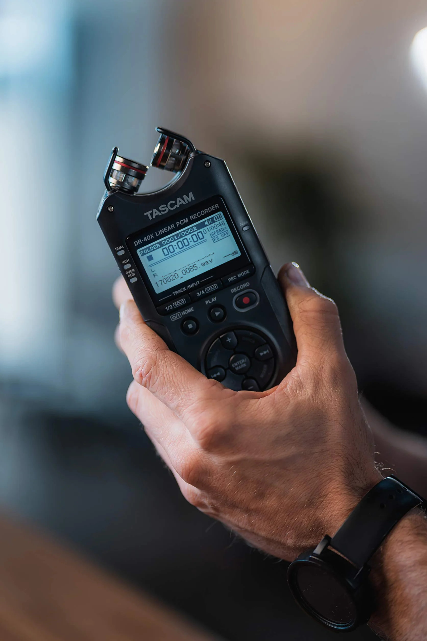 Tascam Przenośny czterościeżkowy rejestrator dźwięku DR-40X i interfejs USB