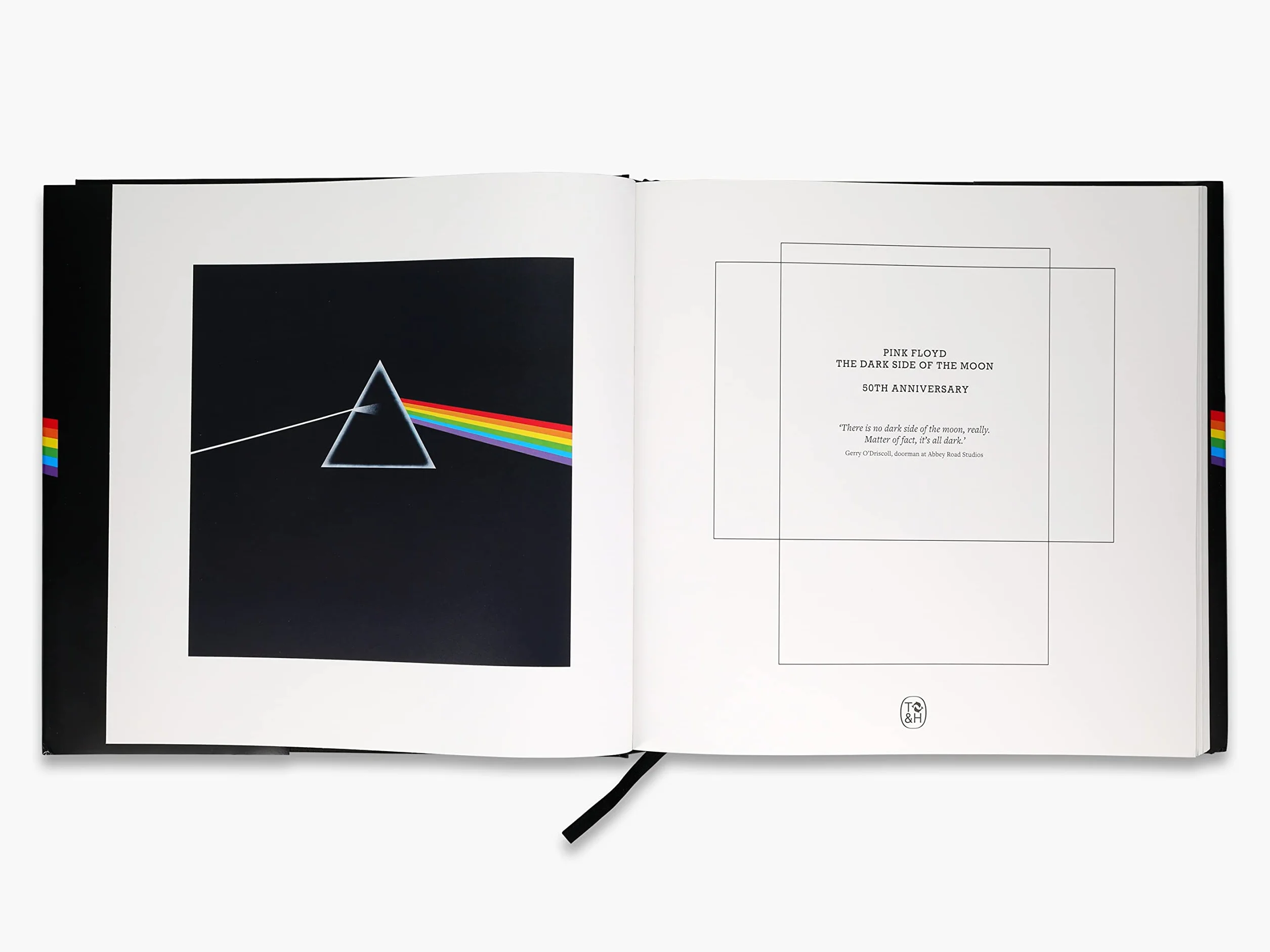 Pink Floyd: The Dark Side Of The Moon /anglais: The Dark Side of the Moon: The Official 50th Anniversary Photobook