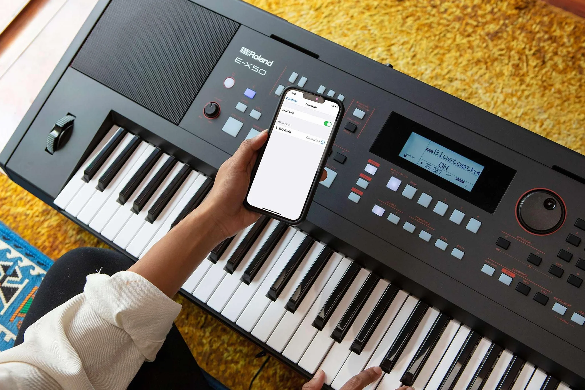 Aranżer Keyboard Roland E-X50 — Prosty w obsłudze | Stereofoniczne Głośniki | Bluetooth | Profesjonalne brzmienia Roland | Wejście Mikrofonowe | Funkcja Automatycznego Akompaniamentu