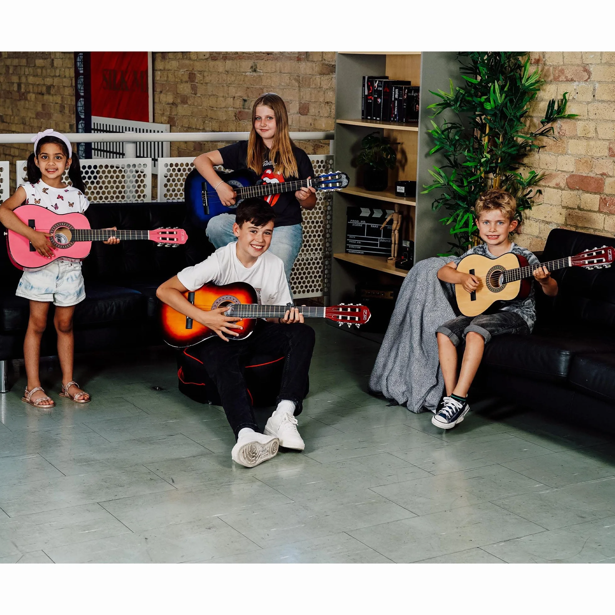 3rd Avenue Hiszpańska gitara klasyczna Kids, w rozmiarze 1/2, dla początkujących, struny nylonowe – futerał, struny – w kolorze różowym