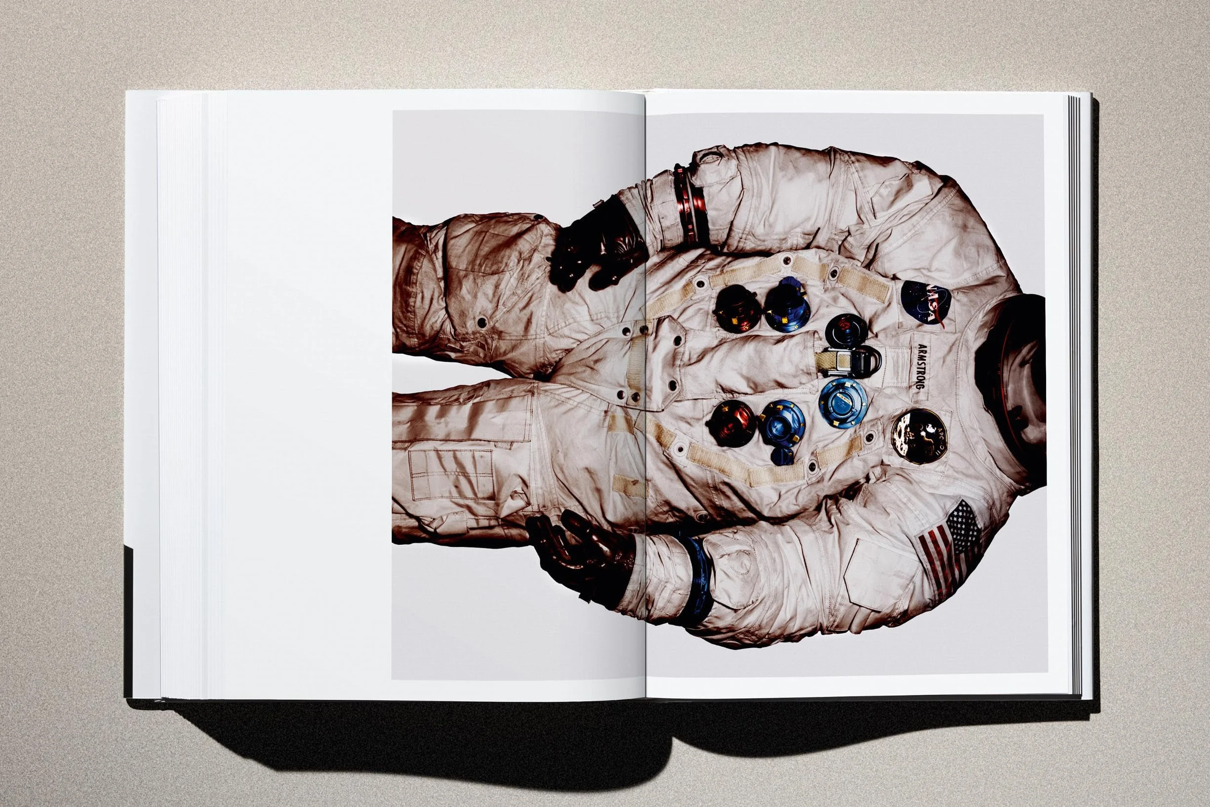 Albert watson. kaos - edition multilingue
