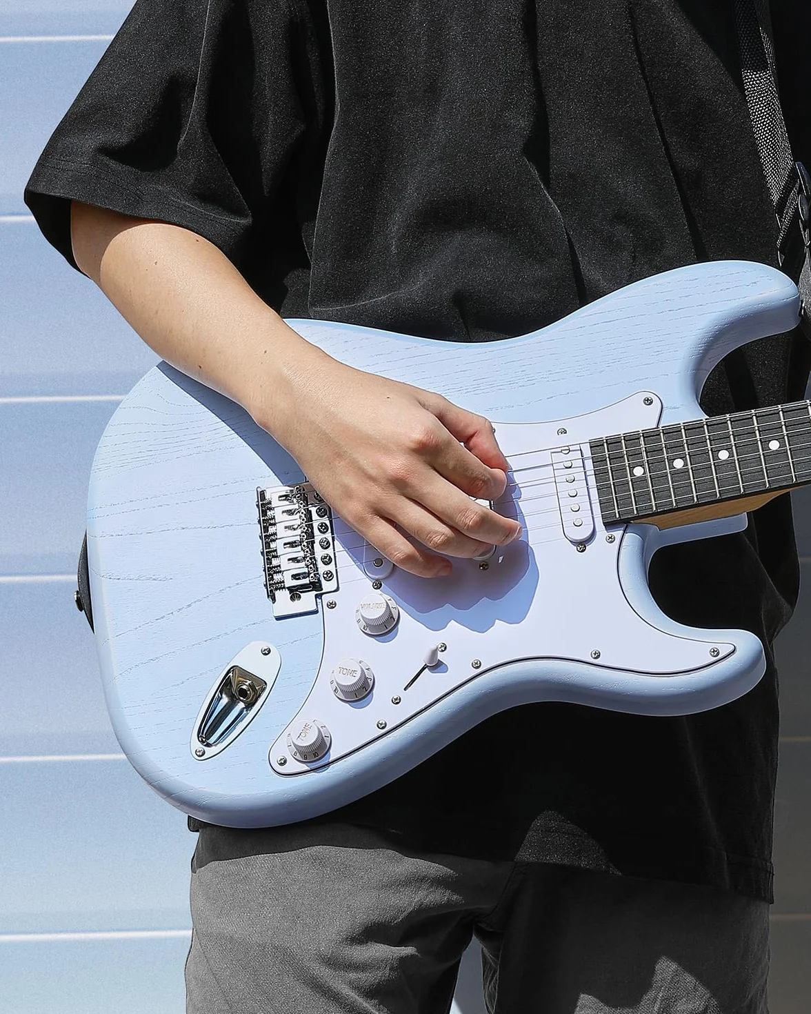 DONNER DST-80 gitara elektryczna 39 cali zestaw do gitary elektrycznej dla początkujących ze wzmacniaczem, klasyczny przetwornik SSS w komplecie z torbą koncertową, tunerem, kapo, paskiem, kostkami i